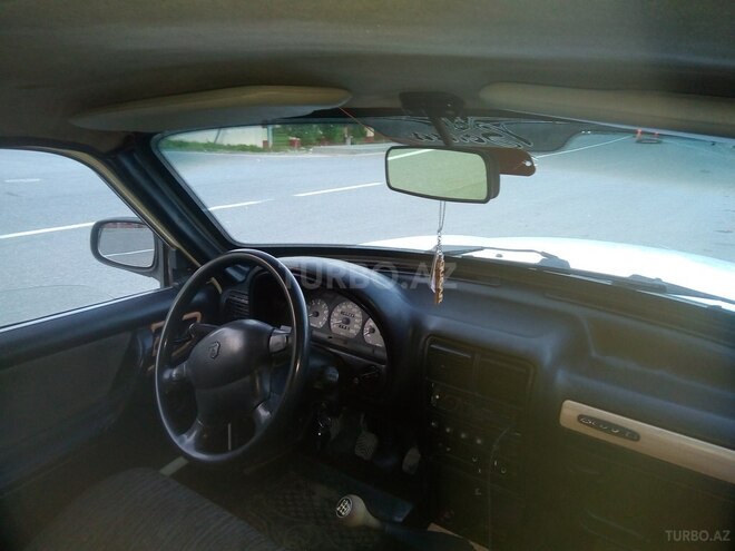 GAZ 3110 2002, 300,000 km - 2.4 l - Qusar