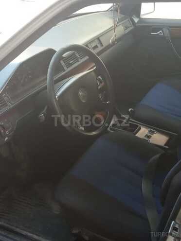 Mercedes E 200 1993, 182,030 km - 2.0 л - Bakı