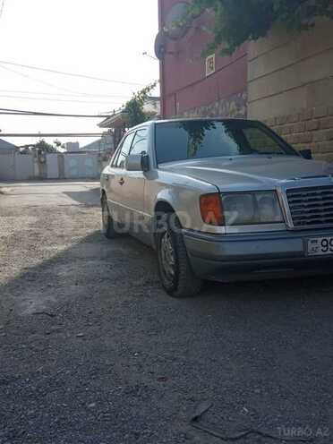 Mercedes E 200 1993, 182,030 km - 2.0 л - Bakı