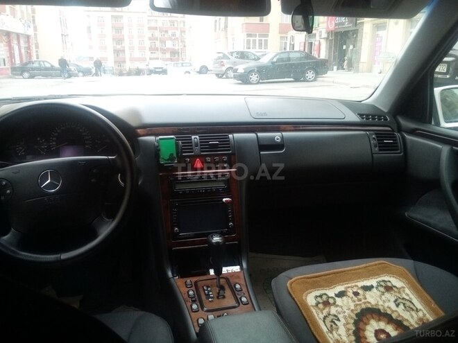 Mercedes E 220 2001, 339,000 km - 0.2 л - Bakı