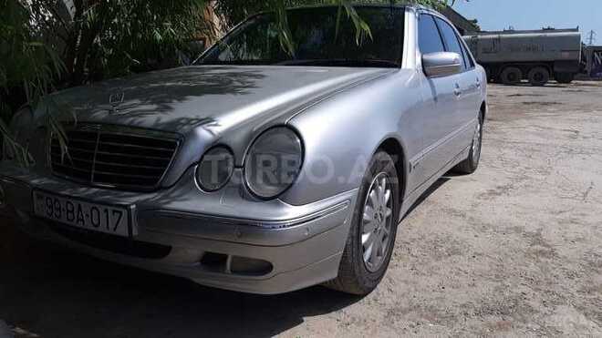 Mercedes E 240 1999, 304,000 km - 2.4 l - Bakı