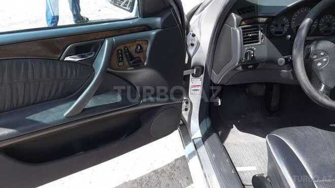 Mercedes E 240 1999, 304,000 km - 2.4 l - Bakı