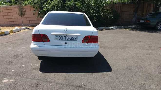 Mercedes E 220 1998, 413,000 km - 2.2 l - Bakı