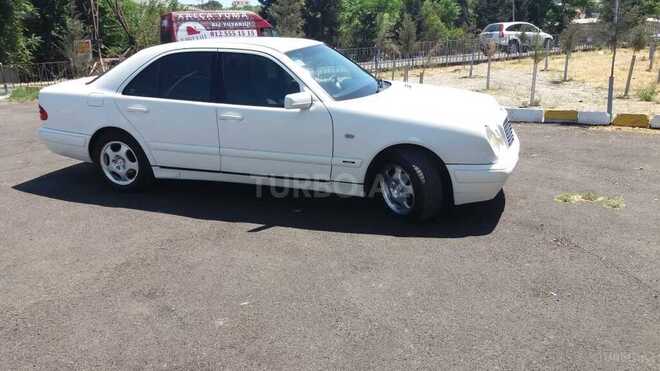 Mercedes E 220 1998, 413,000 km - 2.2 l - Bakı