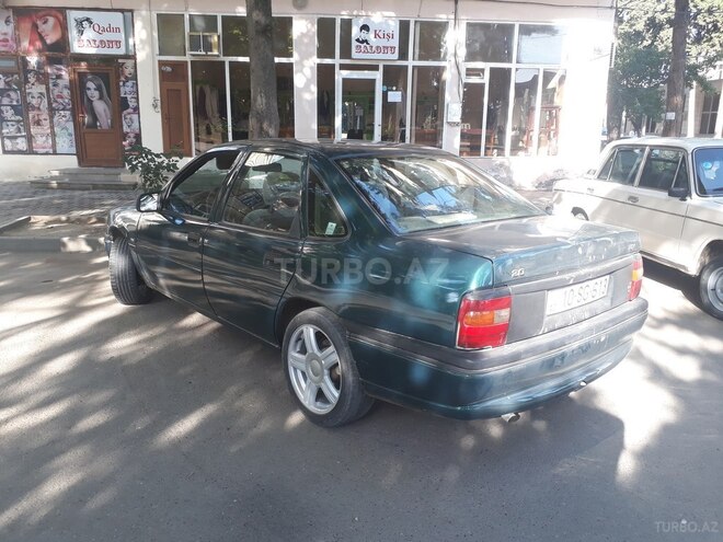 Opel Vectra 1994, 385,000 km - 2.0 l - Qazax