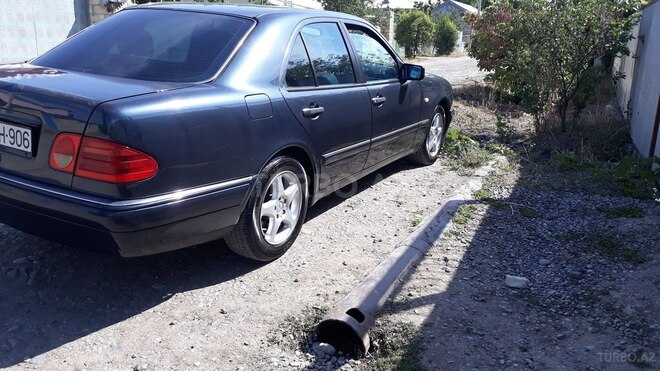 Mercedes E 200 1996, 159,642 km - 2.0 l - Bərdə