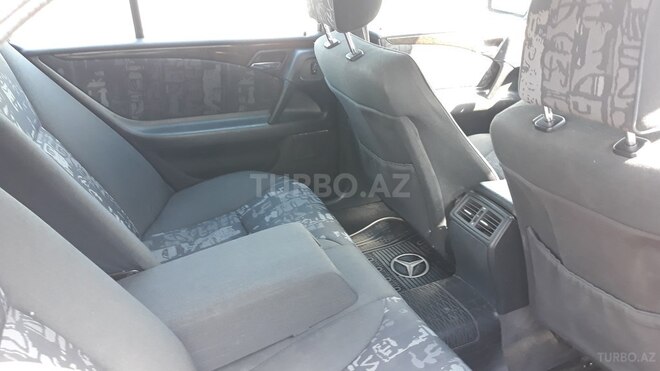 Mercedes E 200 1996, 159,642 km - 2.0 l - Bərdə