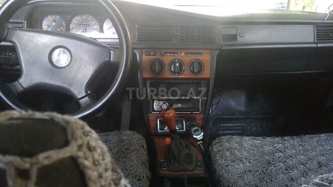 Mercedes 190 1991, 260,000 km - 2.0 l - Mingəçevir