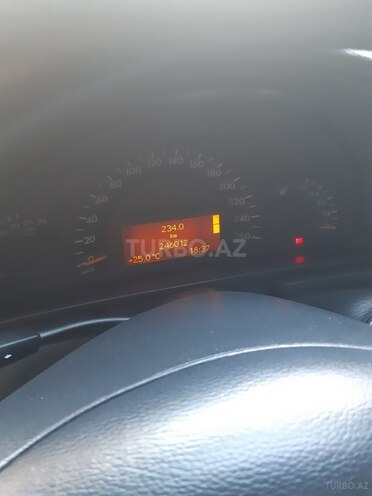Mercedes C 200 2001, 246,000 km - 2.0 l - Bakı