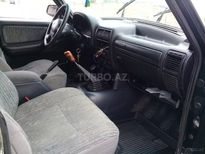 GAZ 3110 2003, 213,854 km - 2.4 l - Quba