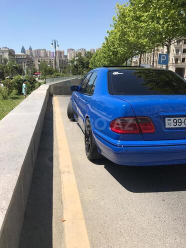 Mercedes E 240 1999, 310,000 km - 2.4 l - Bakı