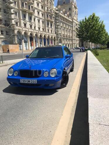 Mercedes E 240 1999, 310,000 km - 2.4 l - Bakı
