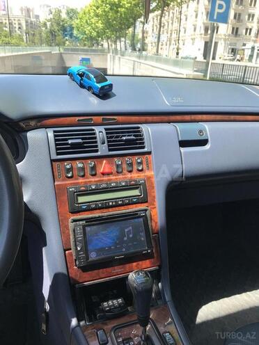 Mercedes E 240 1999, 310,000 km - 2.4 l - Bakı