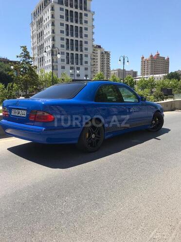 Mercedes E 240 1999, 310,000 km - 2.4 l - Bakı