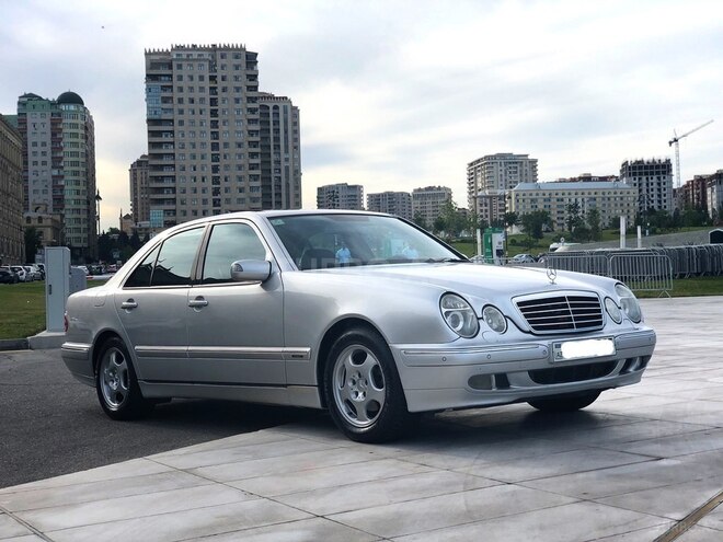 Mercedes E 240 2001, 245,000 km - 2.6 l - Bakı