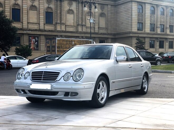 Mercedes E 240 2001, 245,000 km - 2.6 l - Bakı