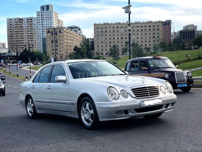Mercedes E 240 2001, 245,000 km - 2.6 l - Bakı
