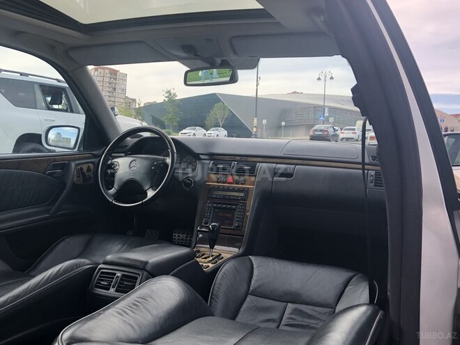 Mercedes E 240 2001, 245,000 km - 2.6 l - Bakı