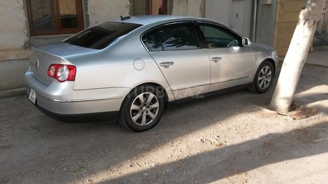 Volkswagen Passat 2005, 205,000 km - 2.0 l - Gəncə
