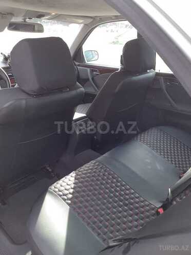 Mercedes E 220 2001, 440,000 km - 2.2 л - Bakı
