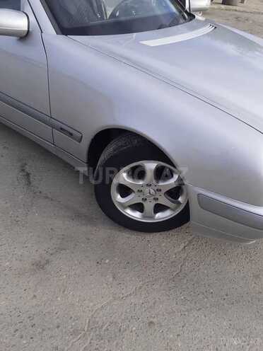 Mercedes E 220 2001, 440,000 km - 2.2 л - Bakı