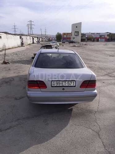 Mercedes E 220 2001, 440,000 km - 2.2 л - Bakı