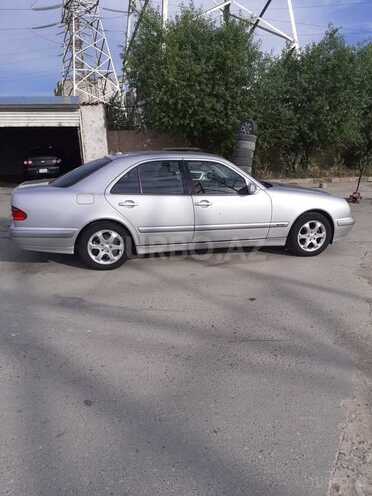Mercedes E 220 2001, 440,000 km - 2.2 л - Bakı
