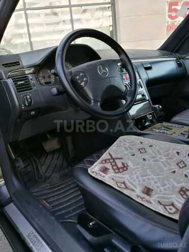Mercedes E 270 2001, 420,000 km - 2.7 l - Bakı