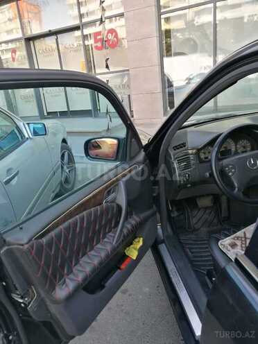 Mercedes E 270 2001, 420,000 km - 2.7 l - Bakı