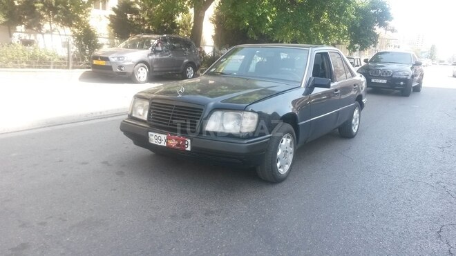 Mercedes E 250 1995, 263,000 km - 2.5 l - Bakı