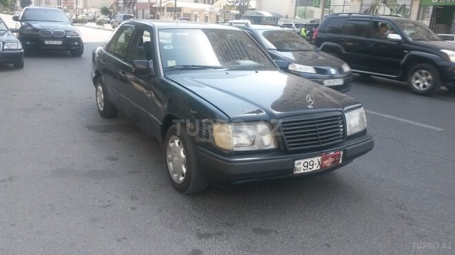 Mercedes E 250 1995, 263,000 km - 2.5 l - Bakı