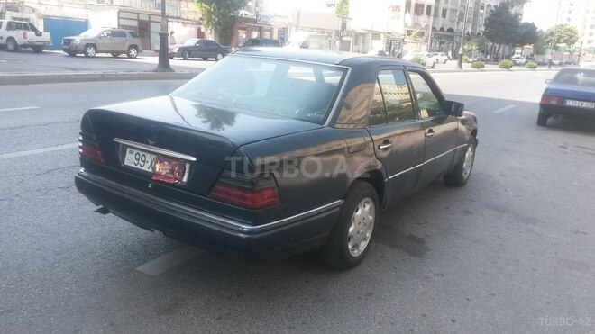 Mercedes E 250 1995, 263,000 km - 2.5 l - Bakı