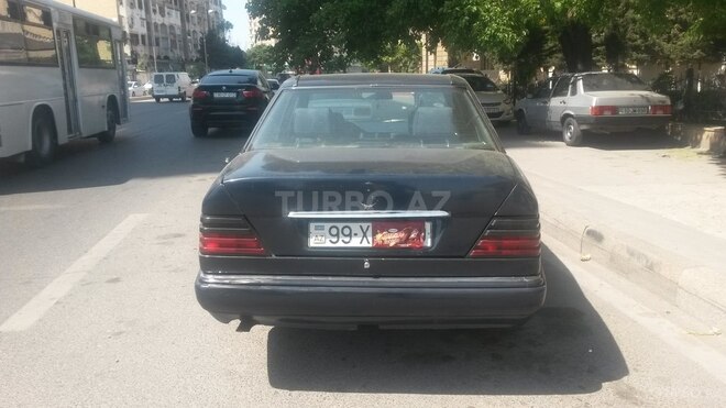 Mercedes E 250 1995, 263,000 km - 2.5 l - Bakı