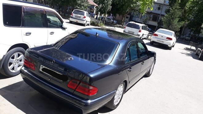 Mercedes E 260 1999, 256,666 km - 2.6 л - Bakı