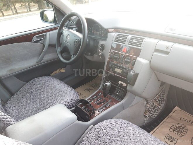 Mercedes E 220 2001, 321,000 km - 2.2 l - Bakı