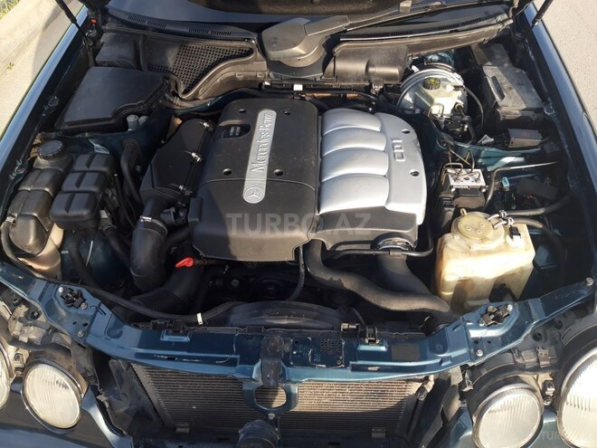 Mercedes E 220 2001, 321,000 km - 2.2 l - Bakı