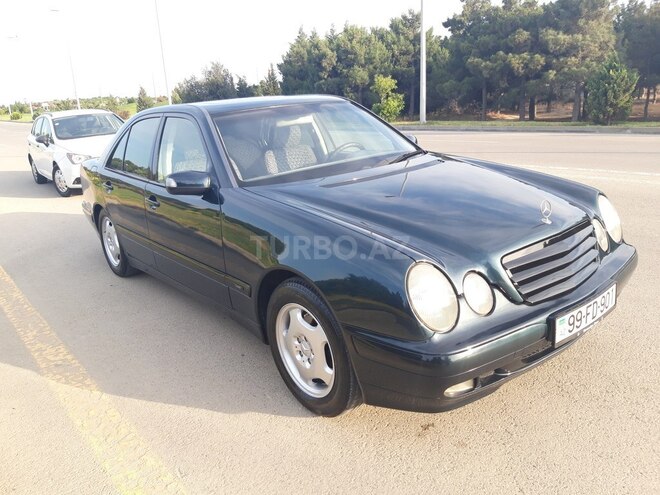 Mercedes E 220 2001, 321,000 km - 2.2 l - Bakı