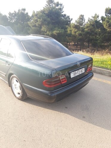 Mercedes E 220 2001, 321,000 km - 2.2 l - Bakı