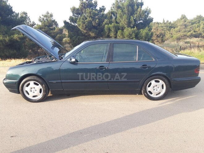 Mercedes E 220 2001, 321,000 km - 2.2 l - Bakı