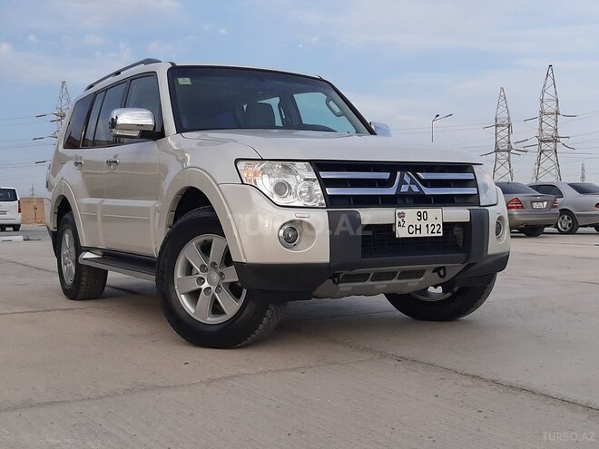 Mitsubishi Pajero 2009, 135,008 km - 3.0 л - Sumqayıt