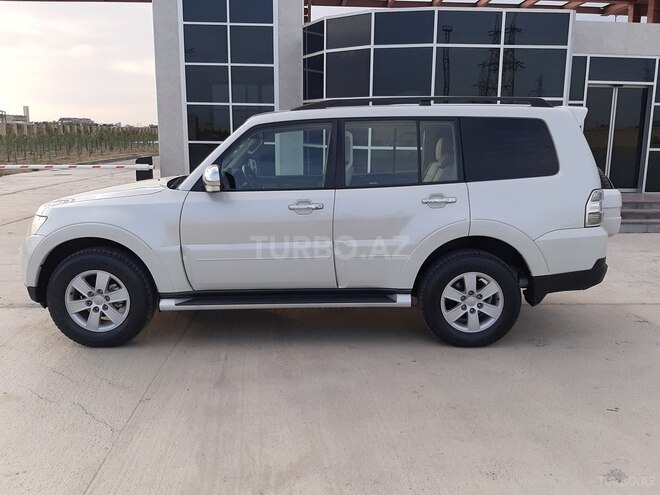 Mitsubishi Pajero 2009, 135,008 km - 3.0 л - Sumqayıt
