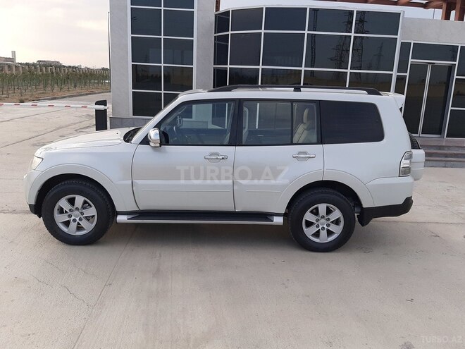 Mitsubishi Pajero 2009, 135,008 km - 3.0 л - Sumqayıt