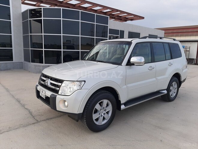 Mitsubishi Pajero 2009, 135,008 km - 3.0 л - Sumqayıt