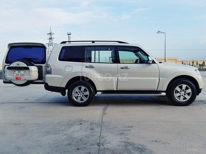 Mitsubishi Pajero 2009, 135,008 km - 3.0 л - Sumqayıt