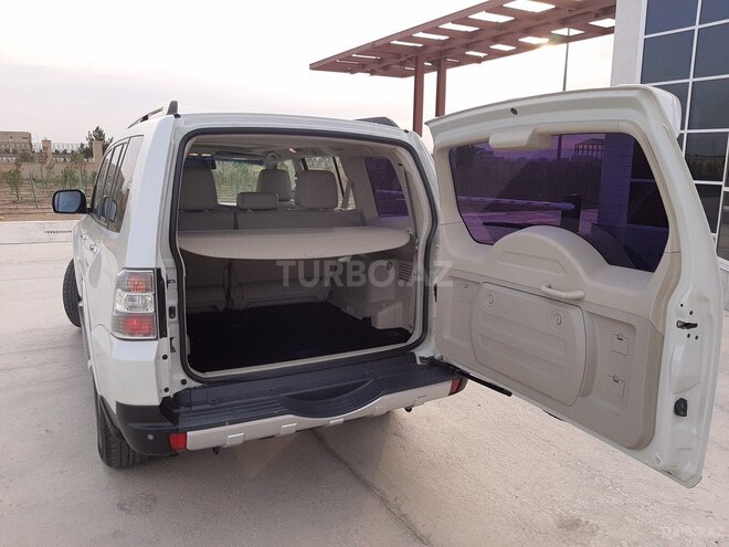 Mitsubishi Pajero 2009, 135,008 km - 3.0 л - Sumqayıt