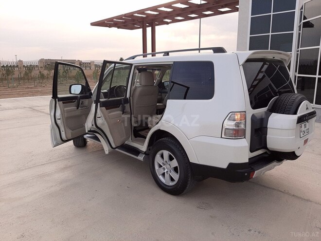 Mitsubishi Pajero 2009, 135,008 km - 3.0 л - Sumqayıt