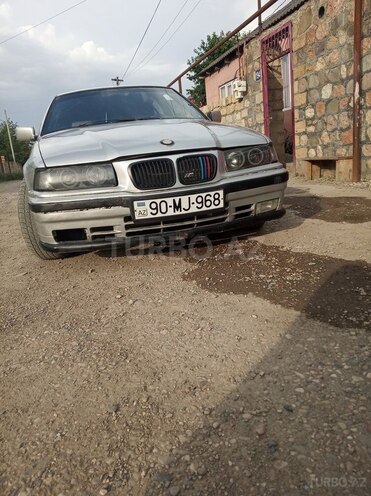 BMW 320 1991, 374,174 km - 2.0 l - Qusar