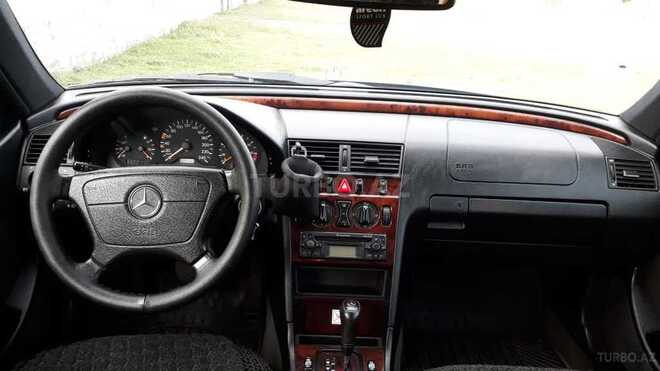 Mercedes C 200 2000, 173,435 km - 2.0 l - Zaqatala