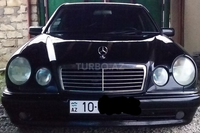Mercedes E 240 1999, 330,000 km - 2.4 l - Quba
