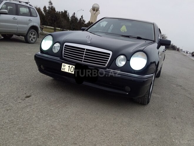 Mercedes E 240 1999, 330,000 km - 2.4 l - Quba